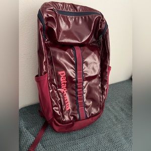 Patagonia 25L black hole backpack, hard to find color!